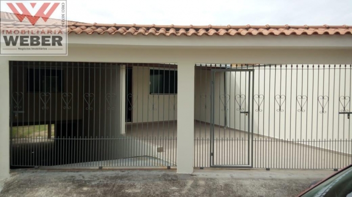 Casa à venda com 2 quartos, 110m² - Foto 2