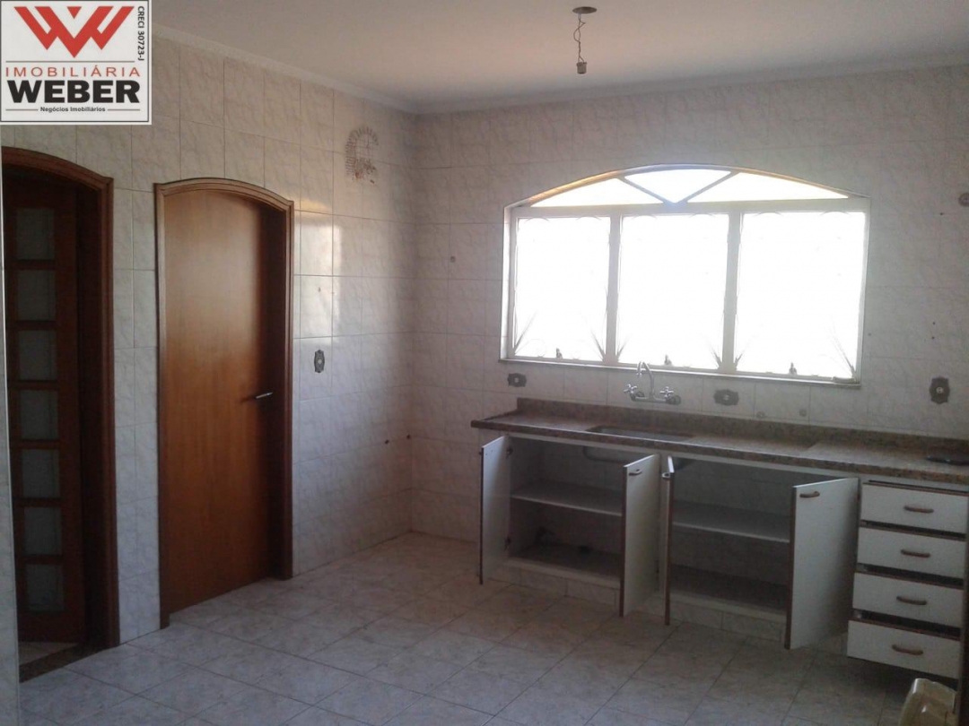 Casa à venda com 3 quartos, 335m² - Foto 5