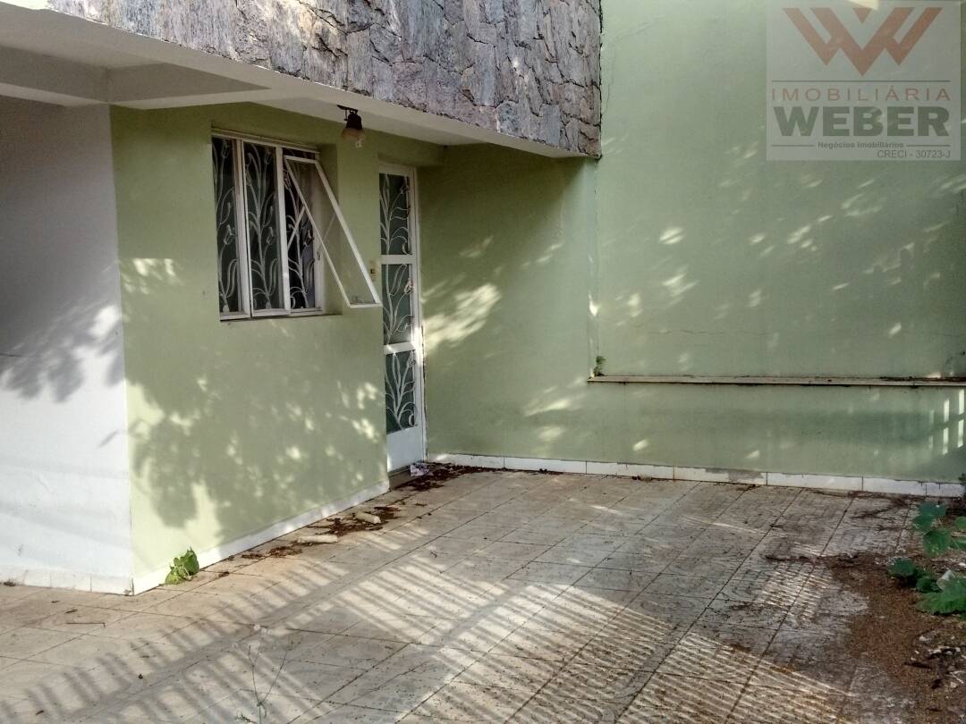 Casa à venda com 3 quartos, 236m² - Foto 3