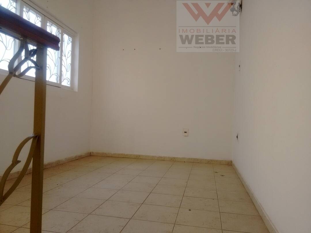 Casa à venda com 3 quartos, 236m² - Foto 8