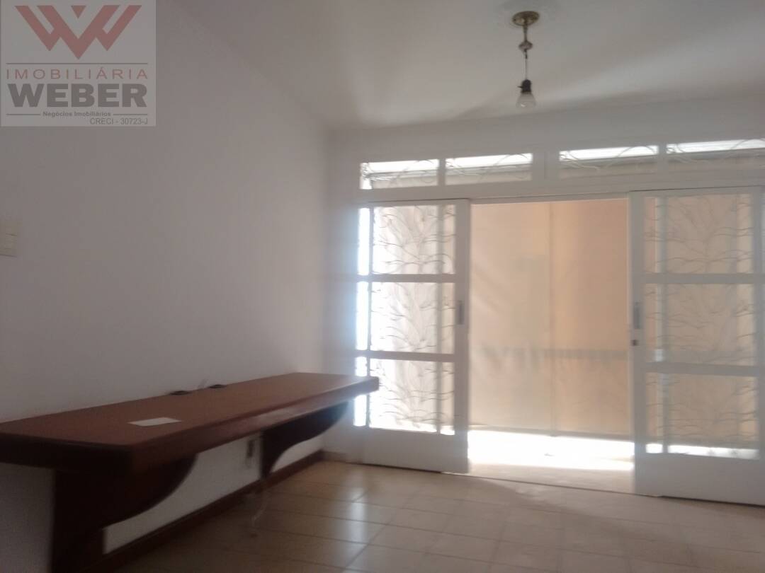 Casa à venda com 3 quartos, 236m² - Foto 7