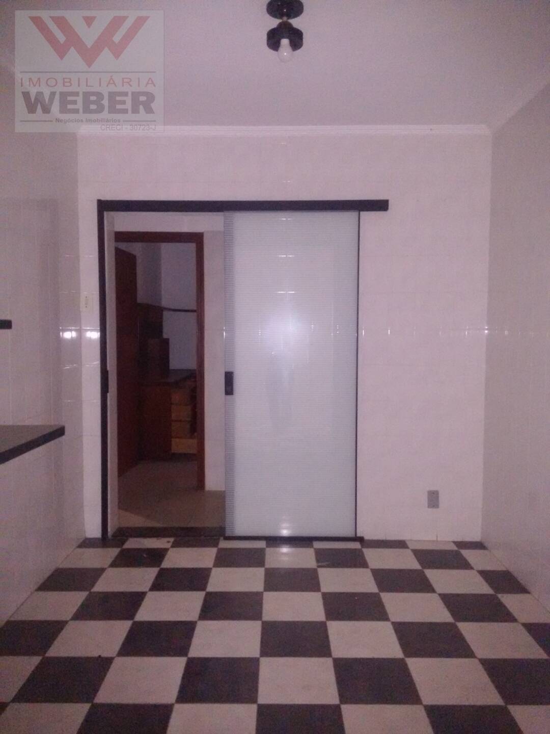 Casa à venda com 3 quartos, 236m² - Foto 11