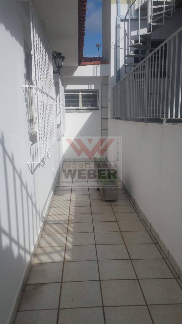 Casa à venda e aluguel com 3 quartos, 230m² - Foto 21