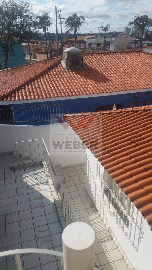 Casa à venda e aluguel com 3 quartos, 230m² - Foto 42