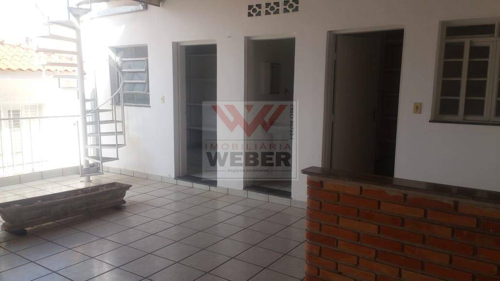 Casa à venda e aluguel com 3 quartos, 230m² - Foto 44