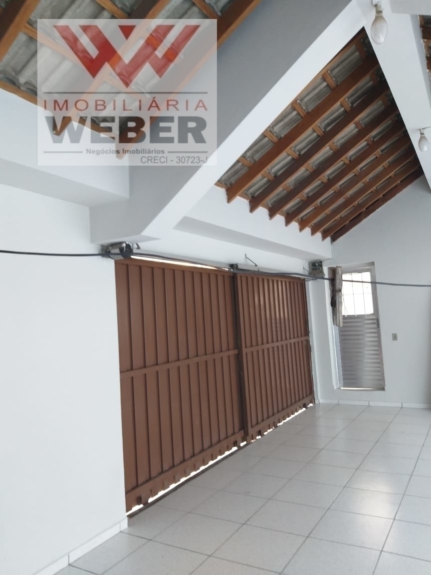 Casa à venda com 3 quartos, 300m² - Foto 4