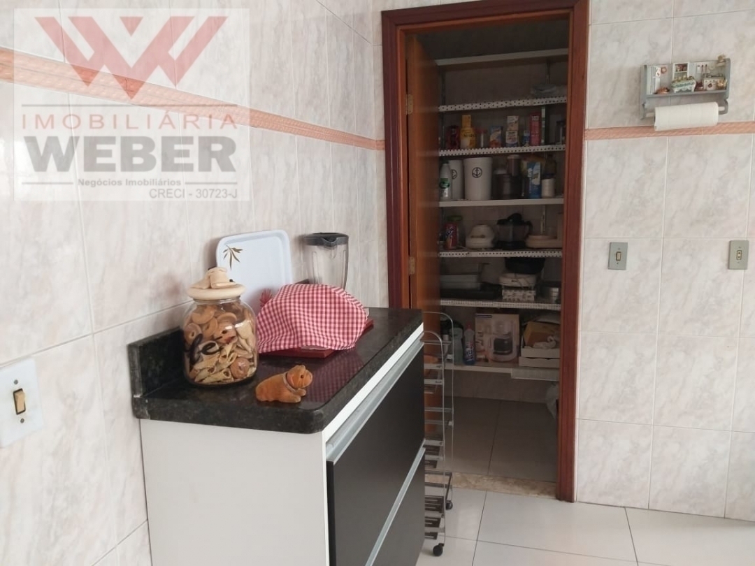 Casa à venda com 3 quartos, 300m² - Foto 32