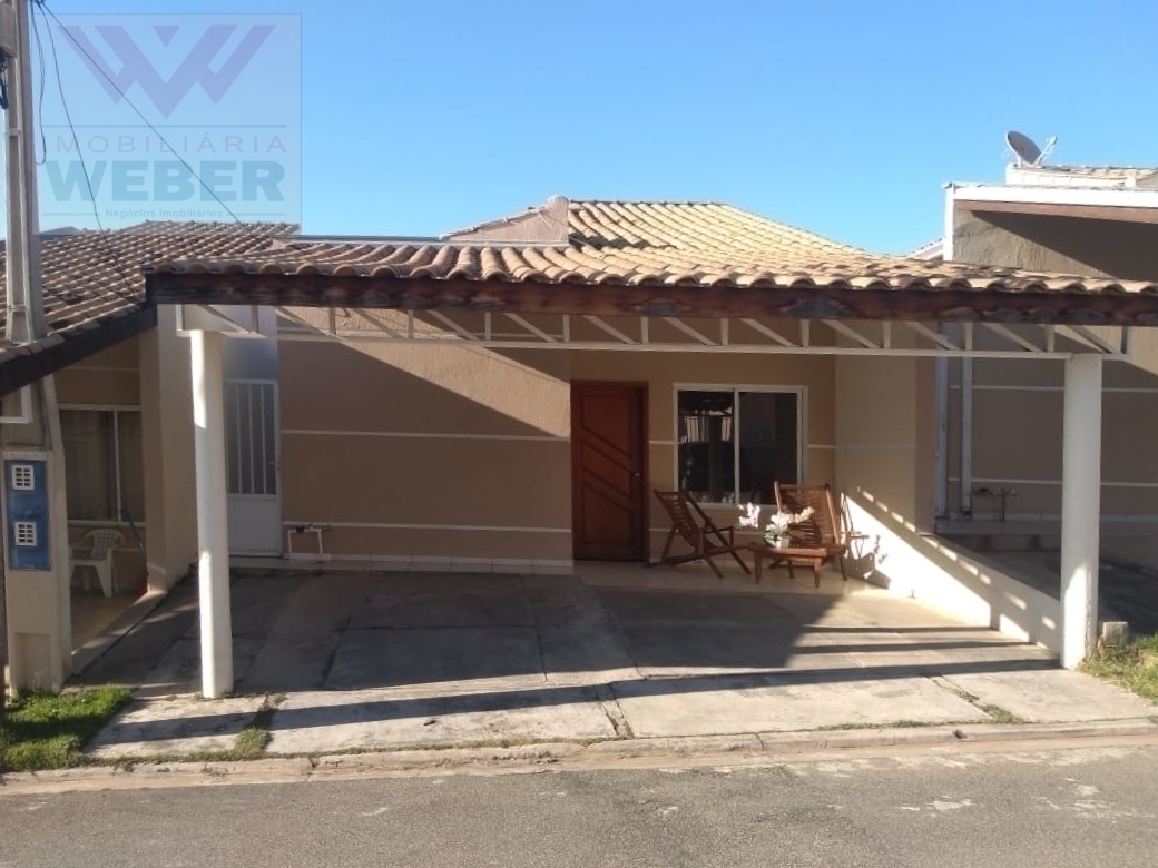 Casa à venda com 3 quartos, 110m² - Foto 1