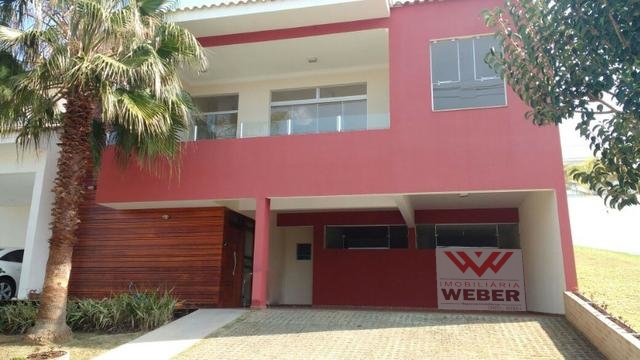 Casa à venda e aluguel com 4 quartos, 300m² - Foto 1