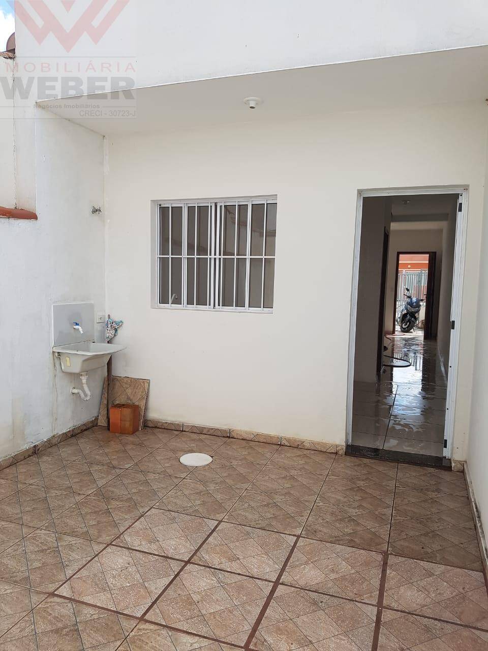 Casa à venda com 2 quartos, 75m² - Foto 3