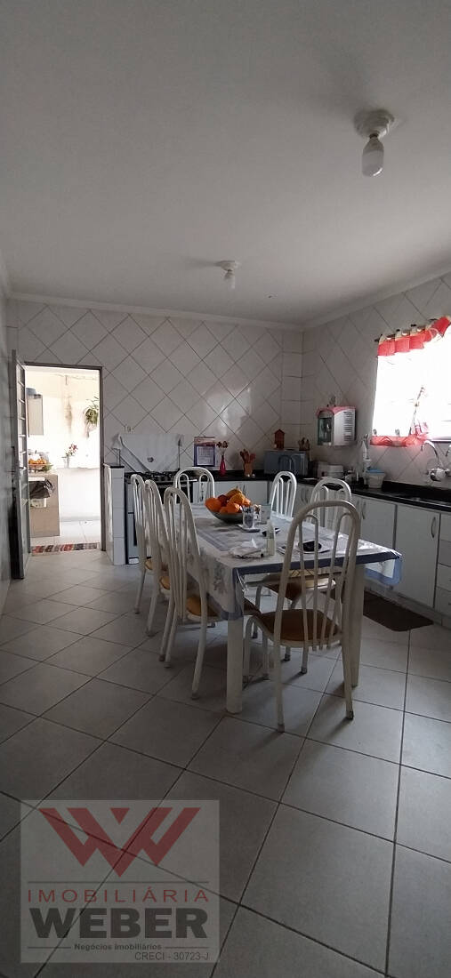 Casa à venda com 3 quartos, 205m² - Foto 5