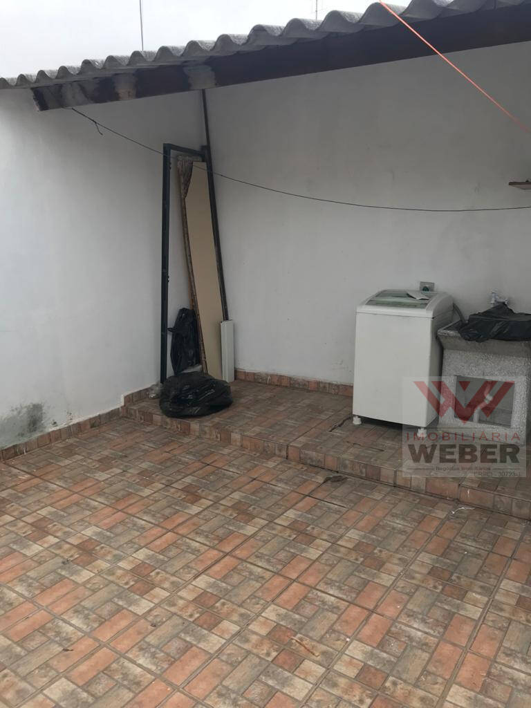 Casa à venda com 3 quartos, 91m² - Foto 4