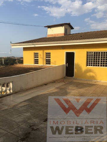 Casa à venda com 3 quartos, 220m² - Foto 1