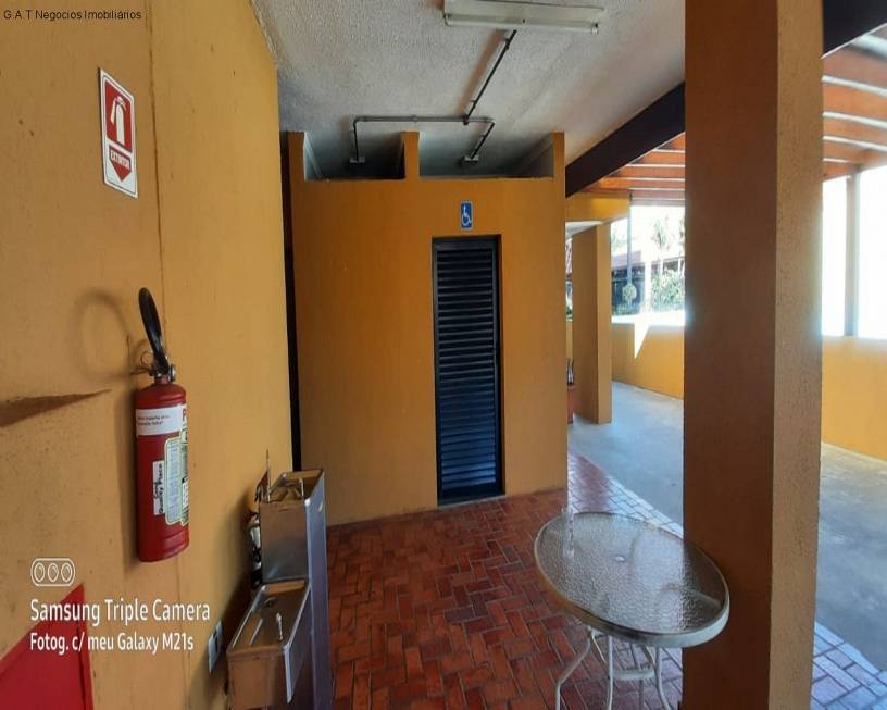 Apartamento à venda com 3 quartos, 70m² - Foto 2