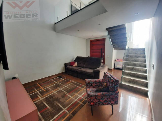 Casa à venda com 3 quartos, 180m² - Foto 1