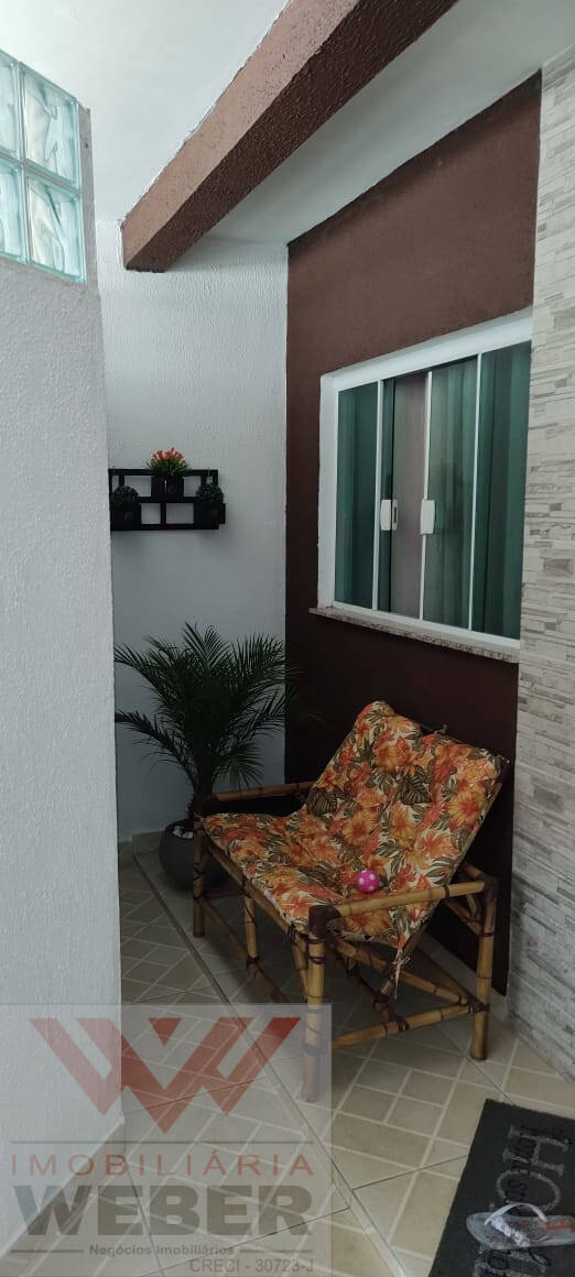 Casa à venda com 3 quartos, 100m² - Foto 3