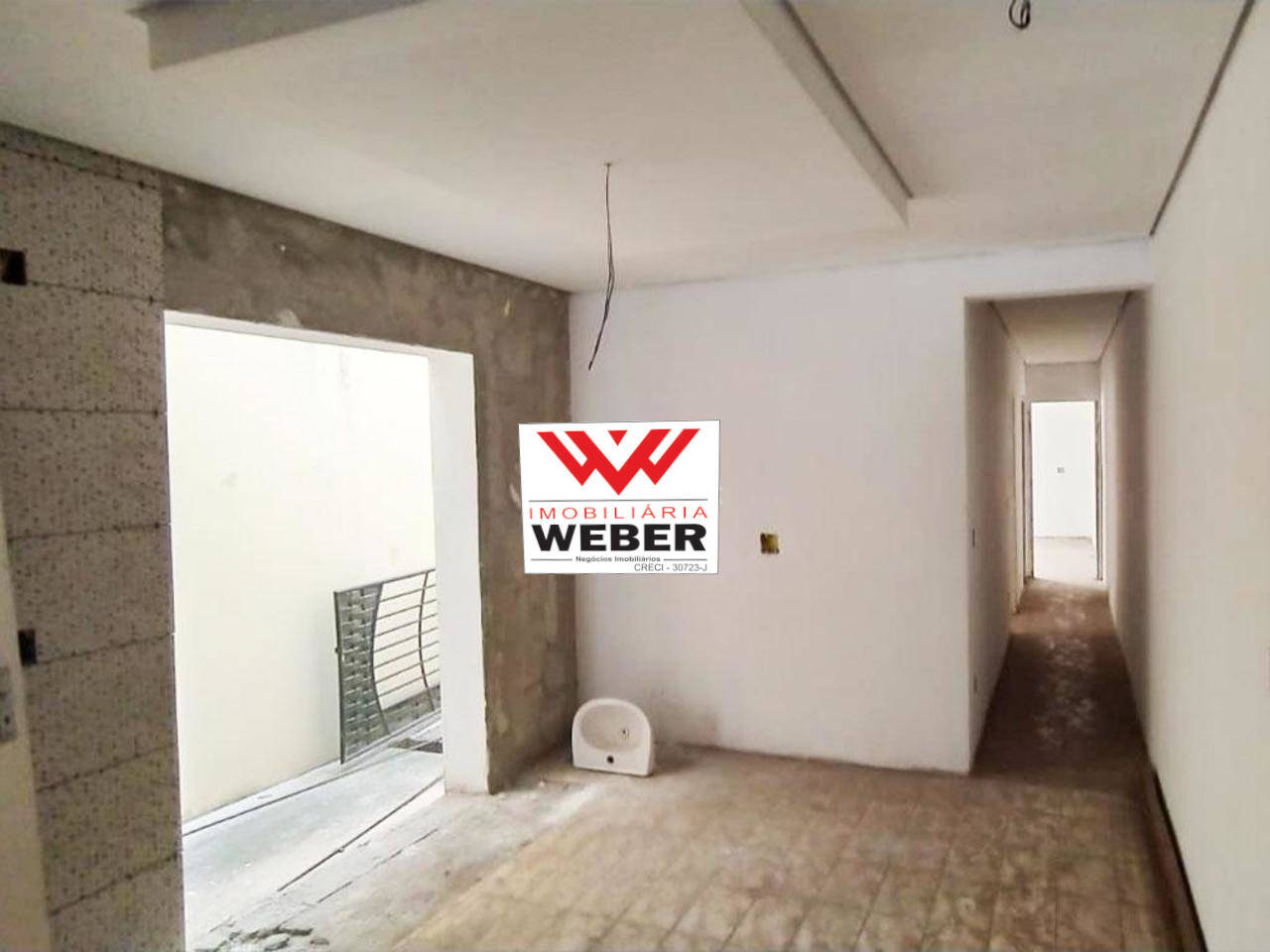 Casa à venda com 2 quartos, 120m² - Foto 2