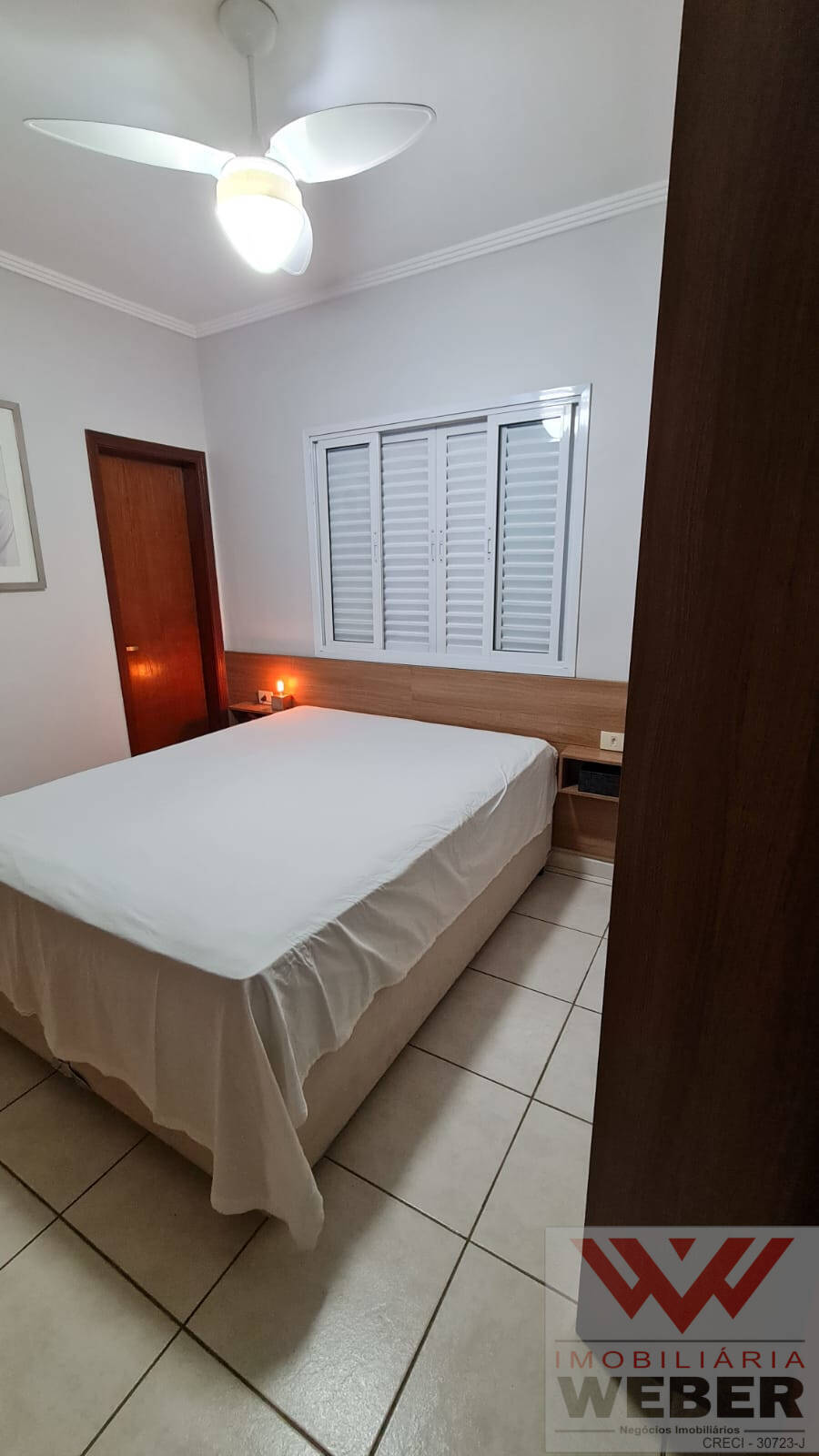 Apartamento à venda com 2 quartos, 64m² - Foto 11