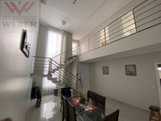 Sobrado à venda com 3 quartos, 260m² - Foto 1