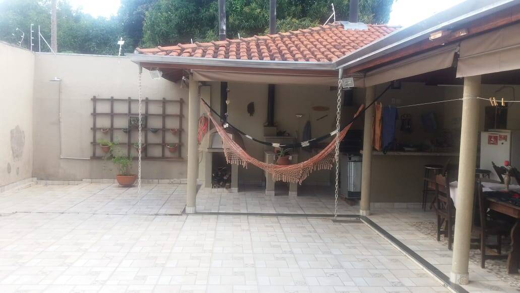 Casa à venda com 3 quartos, 226m² - Foto 6