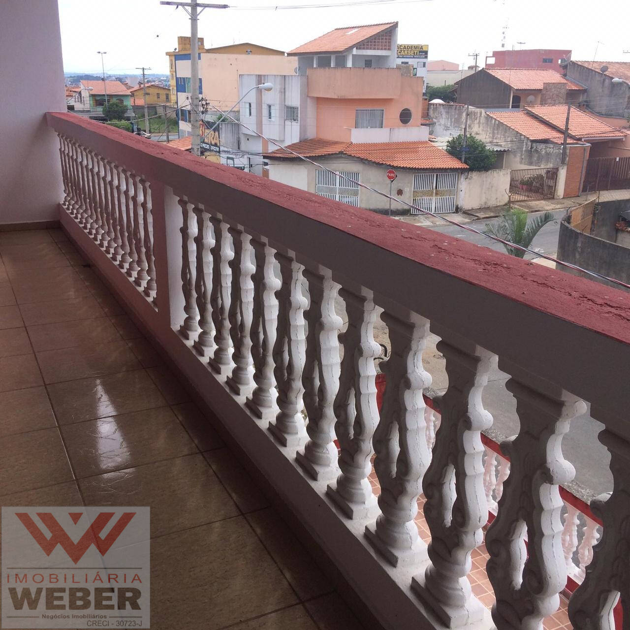 Casa à venda com 4 quartos, 300m² - Foto 3