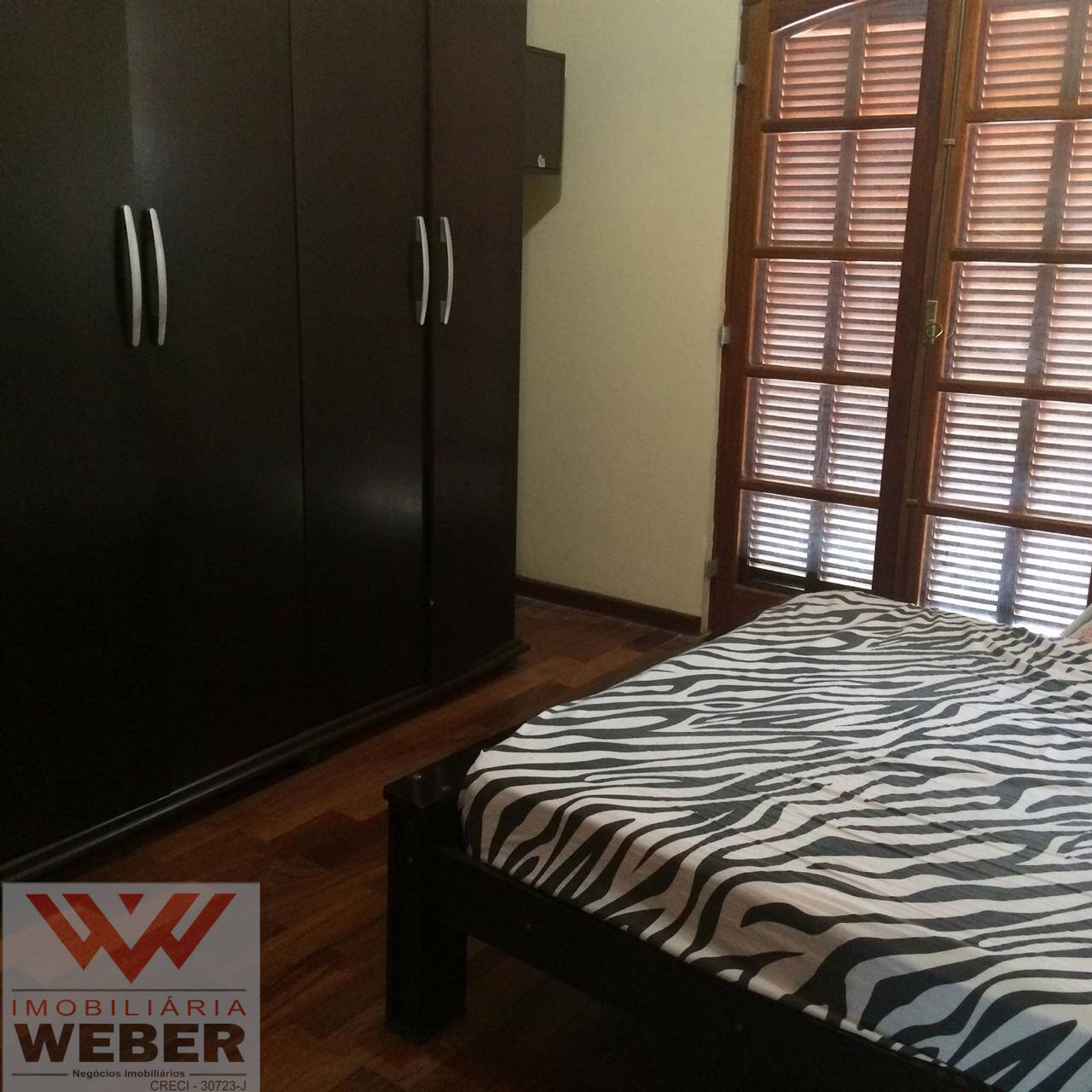 Casa à venda com 4 quartos, 300m² - Foto 8