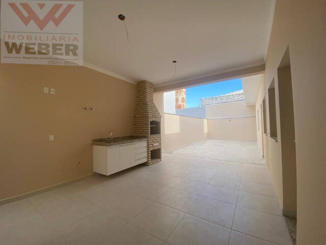 Casa à venda com 3 quartos, 180m² - Foto 2