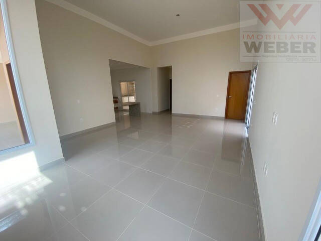 Casa à venda com 3 quartos, 180m² - Foto 1