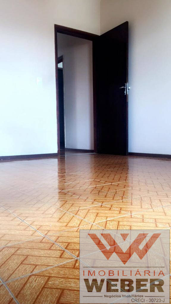 Sobrado à venda com 4 quartos, 300m² - Foto 1