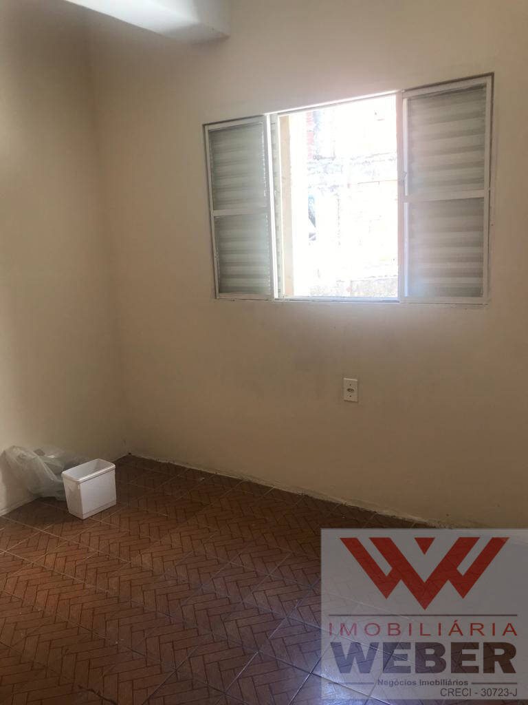 Sobrado à venda com 4 quartos, 300m² - Foto 2