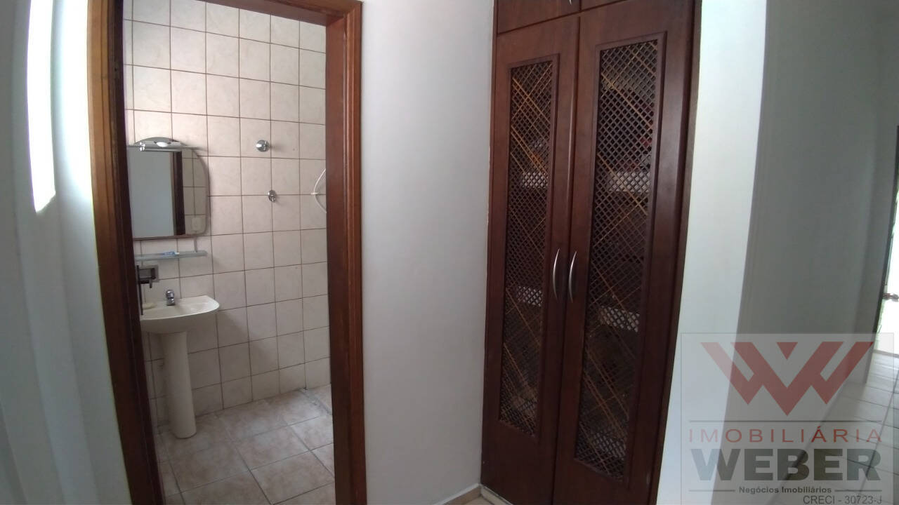 Casa à venda com 4 quartos, 332m² - Foto 13