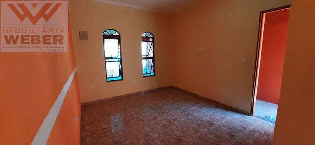 Casa à venda com 3 quartos, 158m² - Foto 1