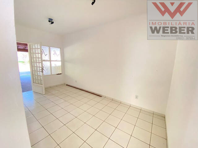 Casa à venda com 2 quartos, 140m² - Foto 1