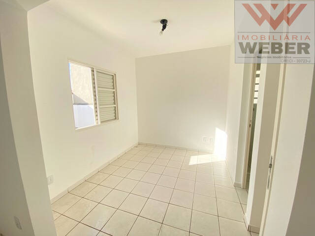 Casa à venda com 2 quartos, 140m² - Foto 2