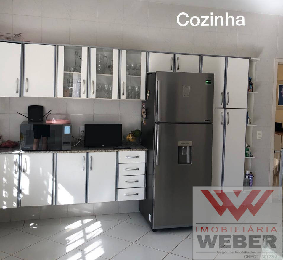 Casa à venda com 3 quartos, 300m² - Foto 15