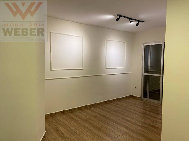 Apartamento à venda com 3 quartos, 75m² - Foto 2