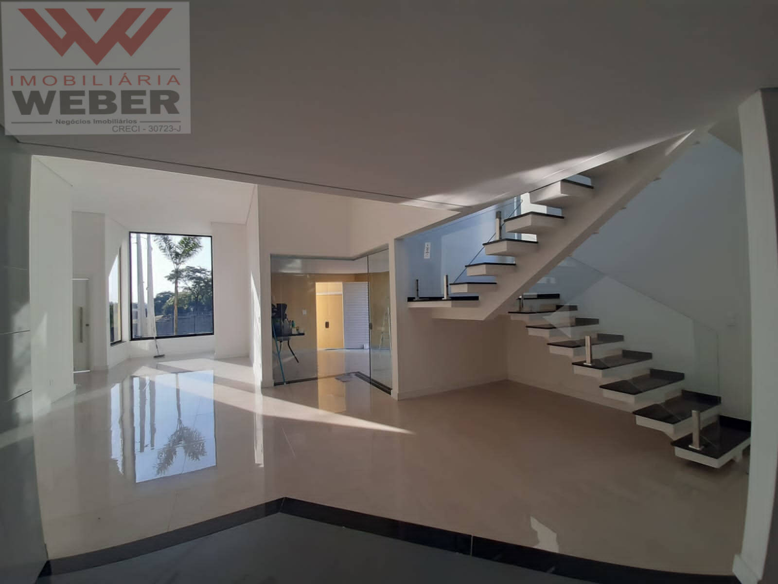 Casa de Condomínio à venda com 4 quartos, 232m² - Foto 1