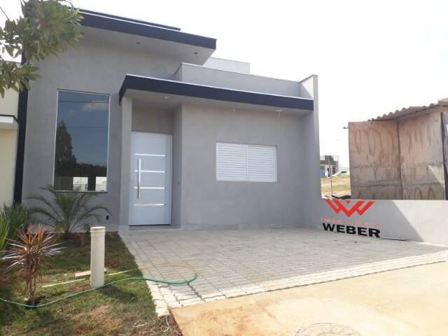 Casa à venda com 3 quartos, 99m² - Foto 1