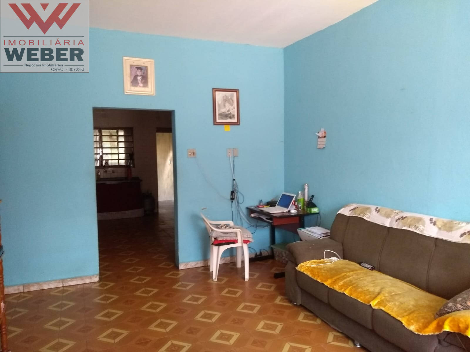 Casa à venda com 3 quartos, 227m² - Foto 1