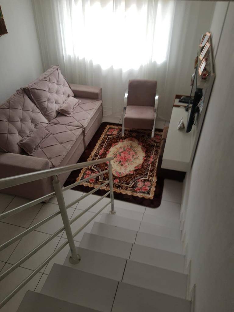 Sobrado à venda com 3 quartos, 180m² - Foto 1