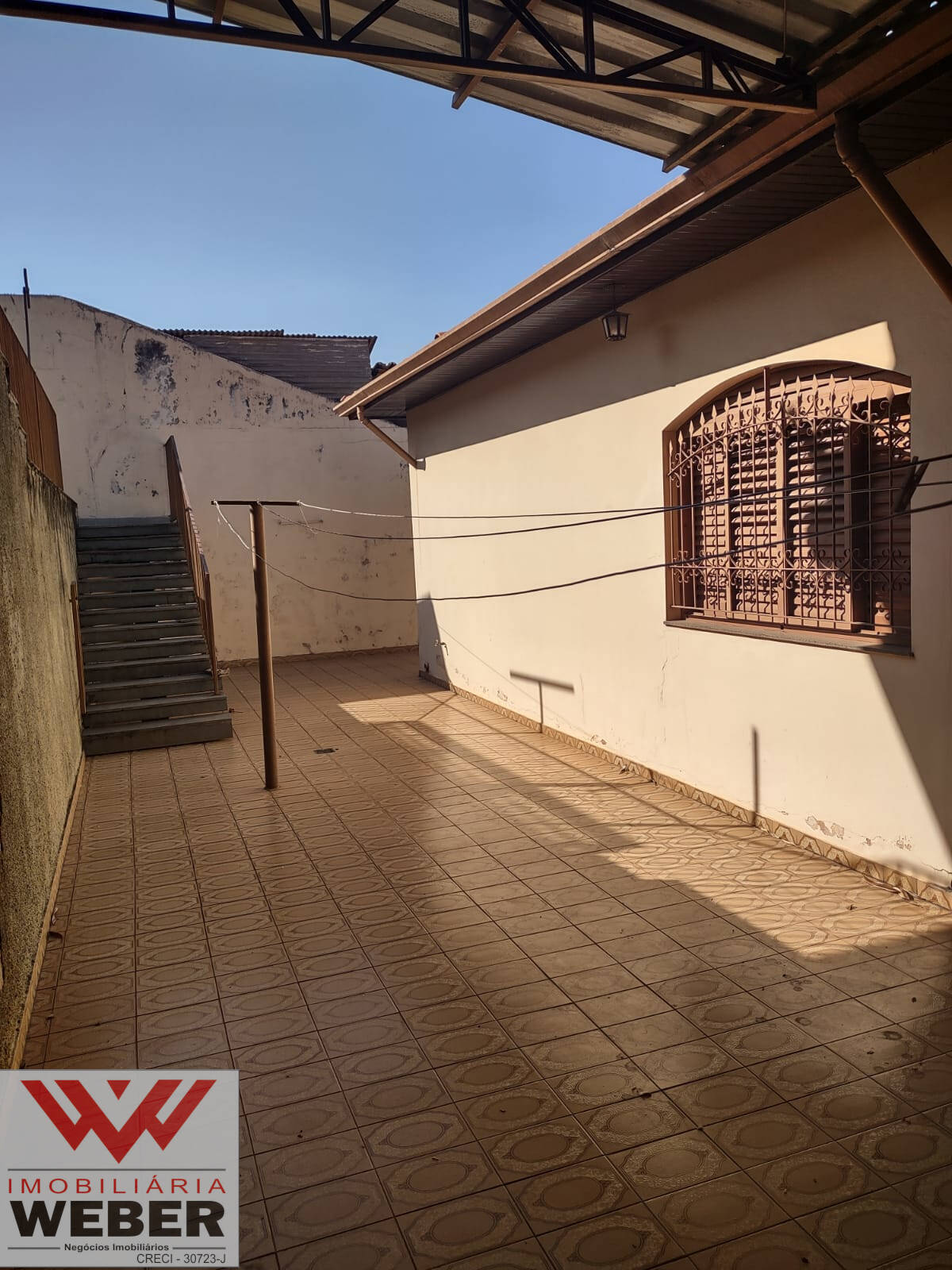 Casa à venda com 2 quartos, 313m² - Foto 4