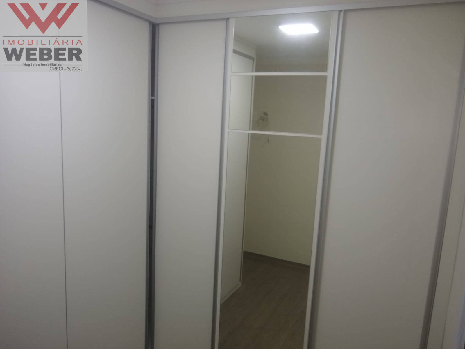 Apartamento à venda com 3 quartos, 70m² - Foto 2