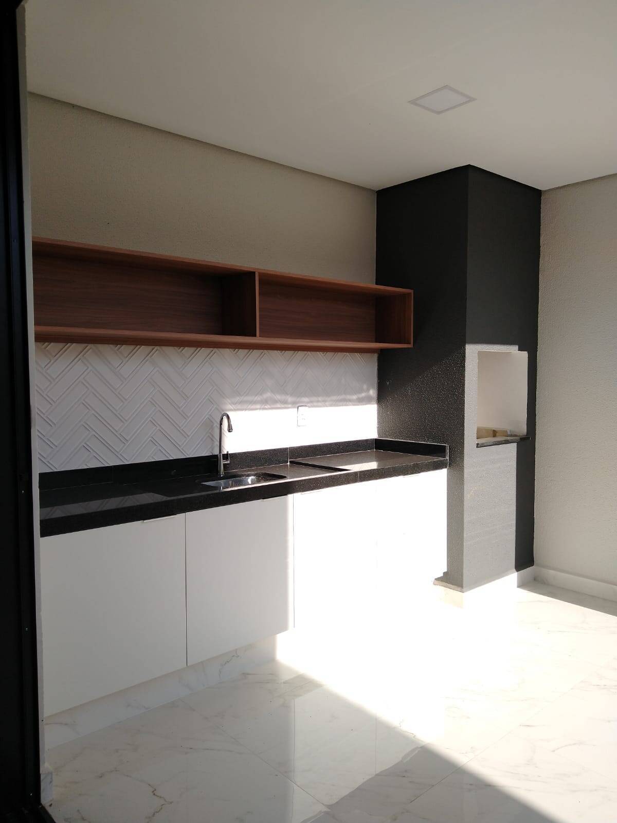 Casa à venda com 3 quartos, 201m² - Foto 2