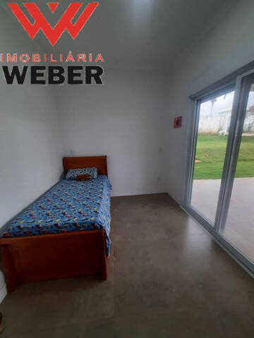 Casa de Condomínio à venda com 3 quartos, 230m² - Foto 3