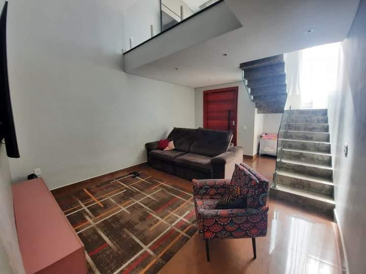 Casa à venda com 3 quartos, 150m² - Foto 1