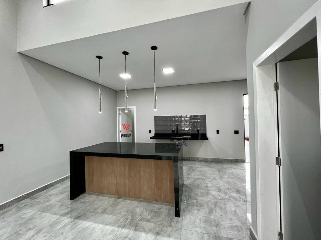 Casa à venda com 3 quartos, 200m² - Foto 3