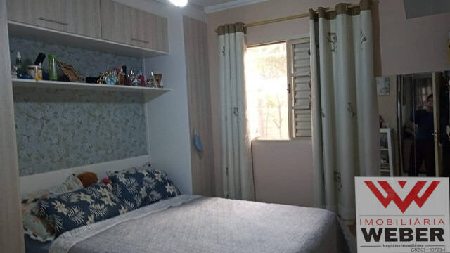 Casa à venda com 2 quartos, 107m² - Foto 1