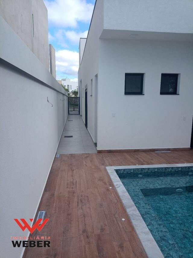 Casa à venda com 3 quartos, 240m² - Foto 5