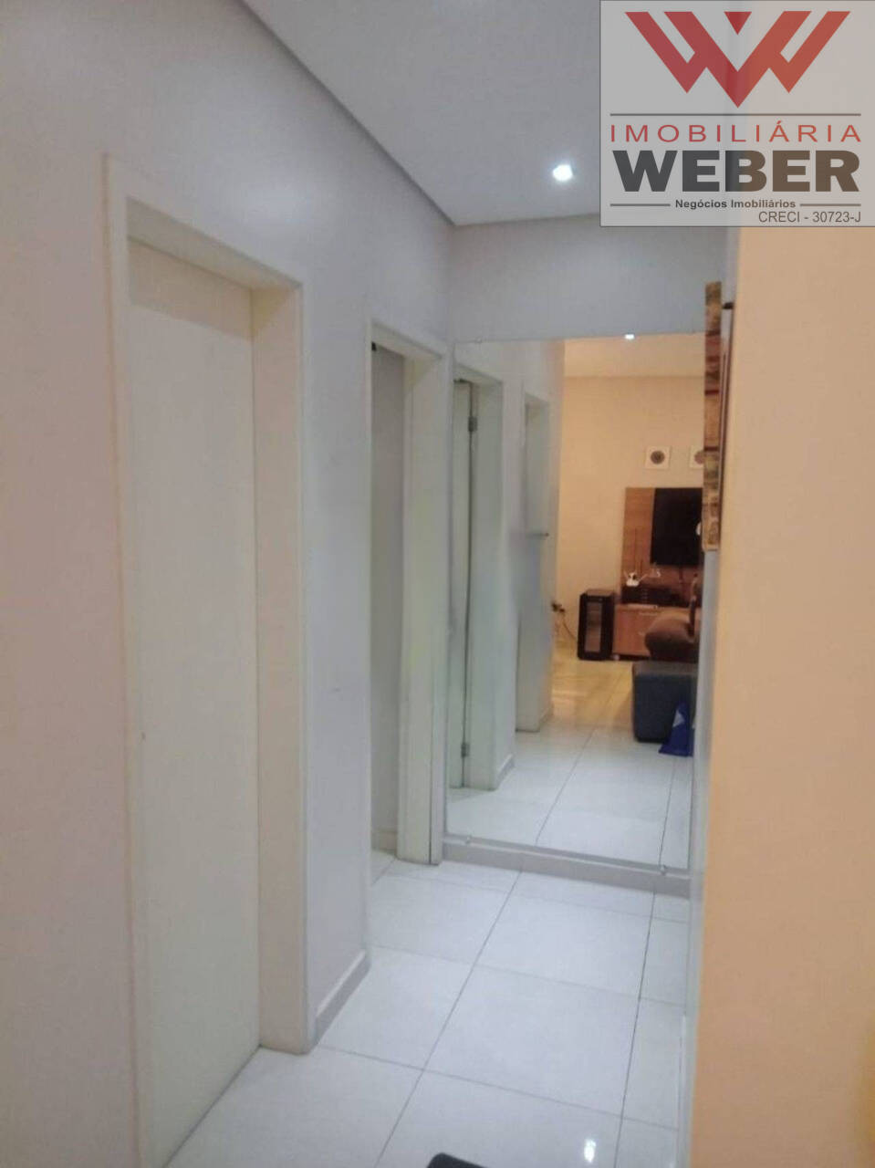 Apartamento à venda com 2 quartos, 60m² - Foto 4