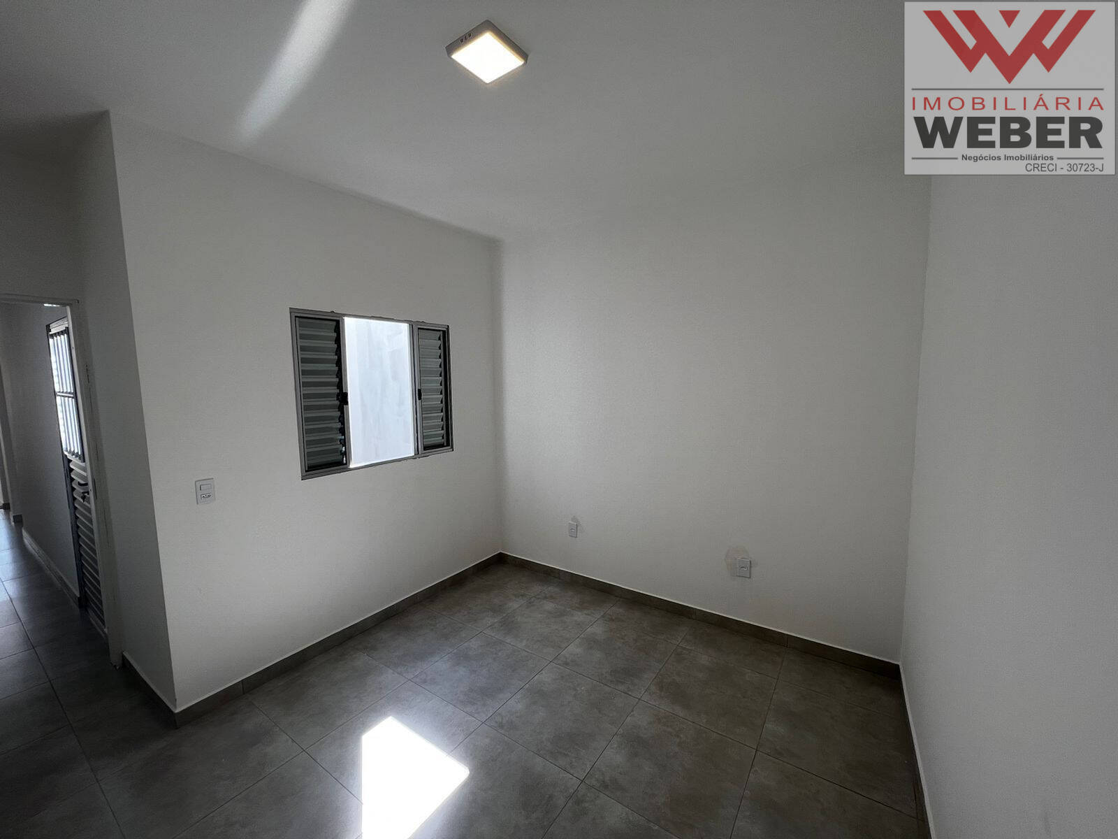 Casa à venda com 2 quartos, 50m² - Foto 2